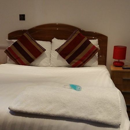 ทวิคเคนแฮมเกสท์เฮ้าส์ Hotel ทวิกเคนแนม ภายนอก รูปภาพ