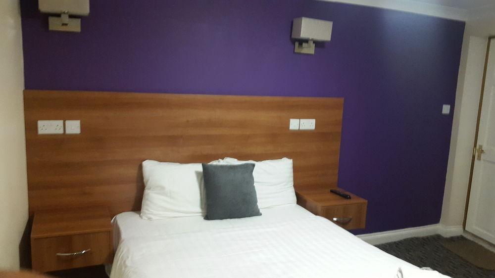 ทวิคเคนแฮมเกสท์เฮ้าส์ Hotel ทวิกเคนแนม ภายนอก รูปภาพ