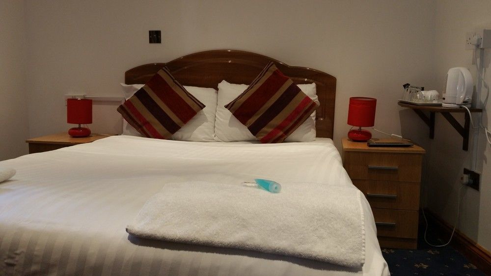 ทวิคเคนแฮมเกสท์เฮ้าส์ Hotel ทวิกเคนแนม ภายนอก รูปภาพ