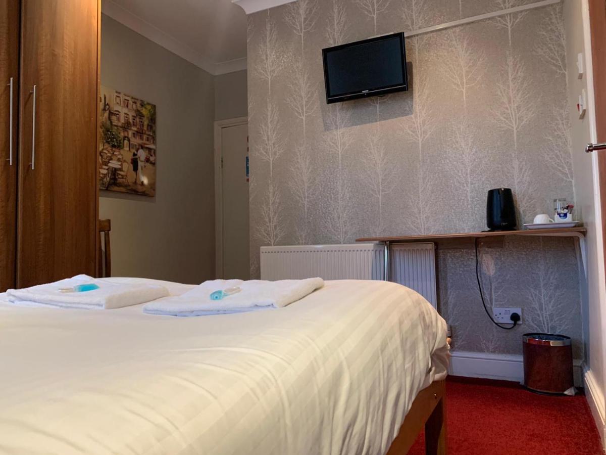 ทวิคเคนแฮมเกสท์เฮ้าส์ Hotel ทวิกเคนแนม ภายนอก รูปภาพ