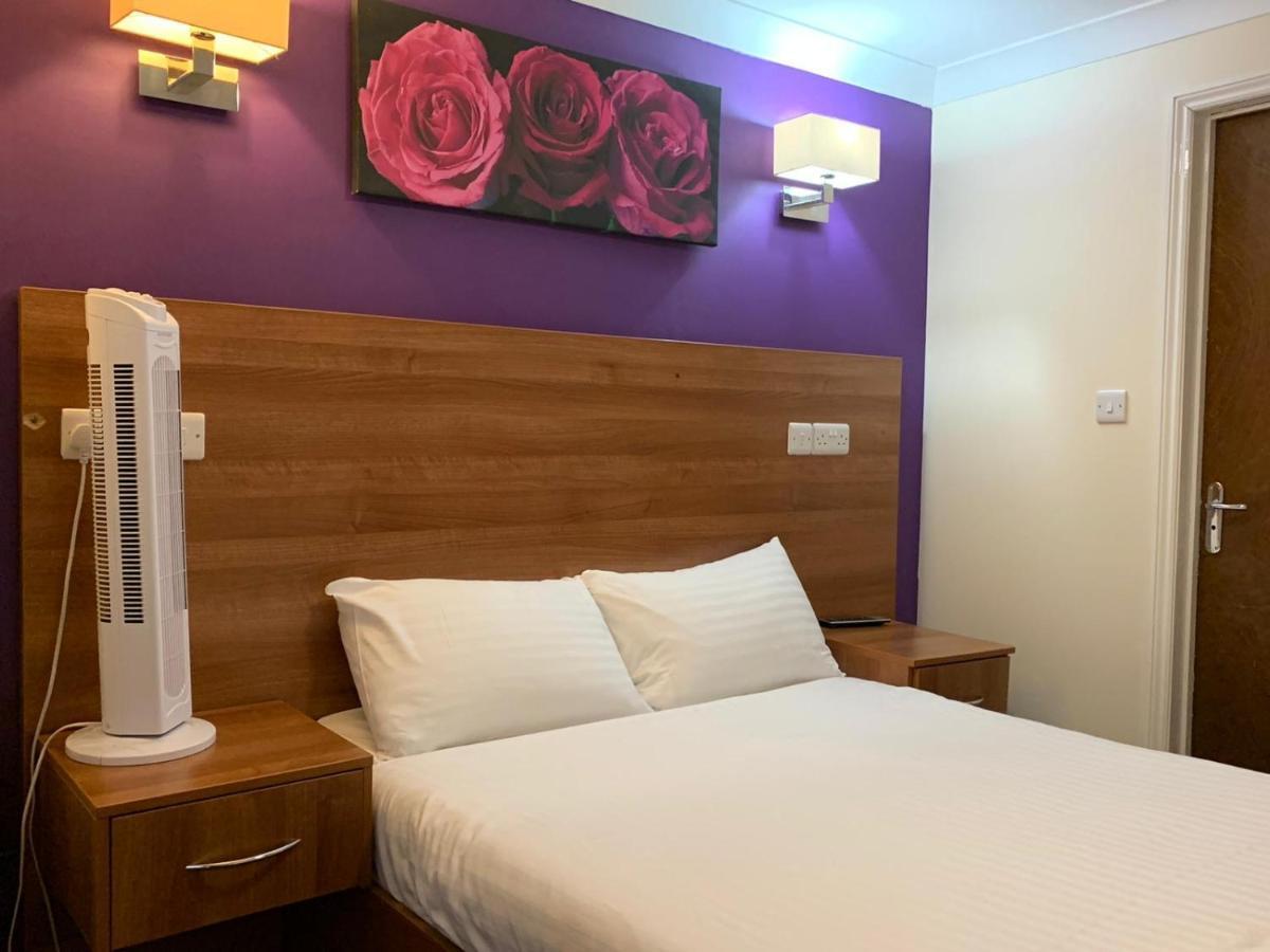 ทวิคเคนแฮมเกสท์เฮ้าส์ Hotel ทวิกเคนแนม ภายนอก รูปภาพ