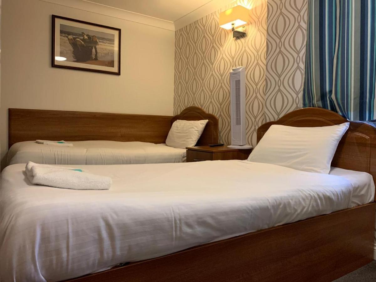 ทวิคเคนแฮมเกสท์เฮ้าส์ Hotel ทวิกเคนแนม ภายนอก รูปภาพ