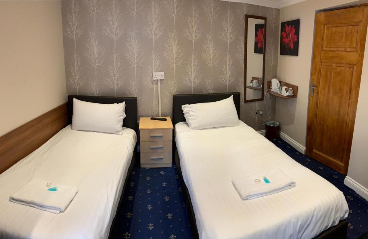ทวิคเคนแฮมเกสท์เฮ้าส์ Hotel ทวิกเคนแนม ภายนอก รูปภาพ